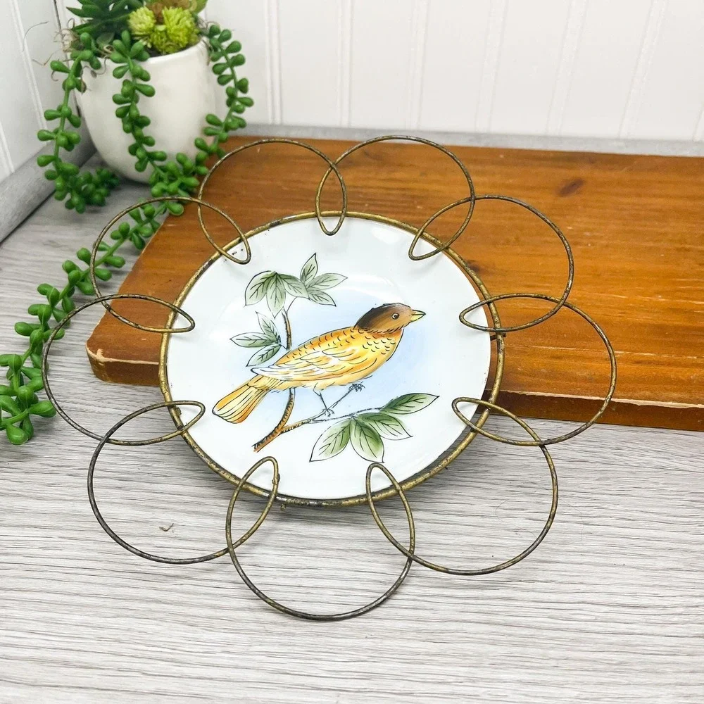 Vintage Bird Plate with Metal Hanger Set‎ of 2: Hand-Painted Ceramic Display